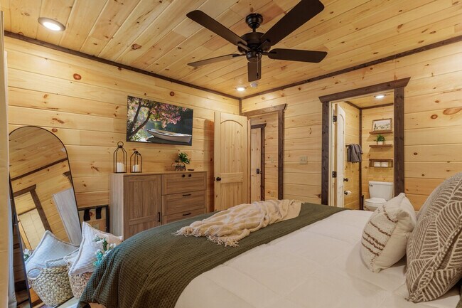 Building Photo - 2125 Rising Fawn Way