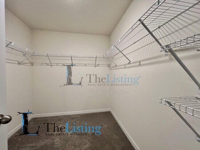 Building Photo - 822 Will Scarlett Ave