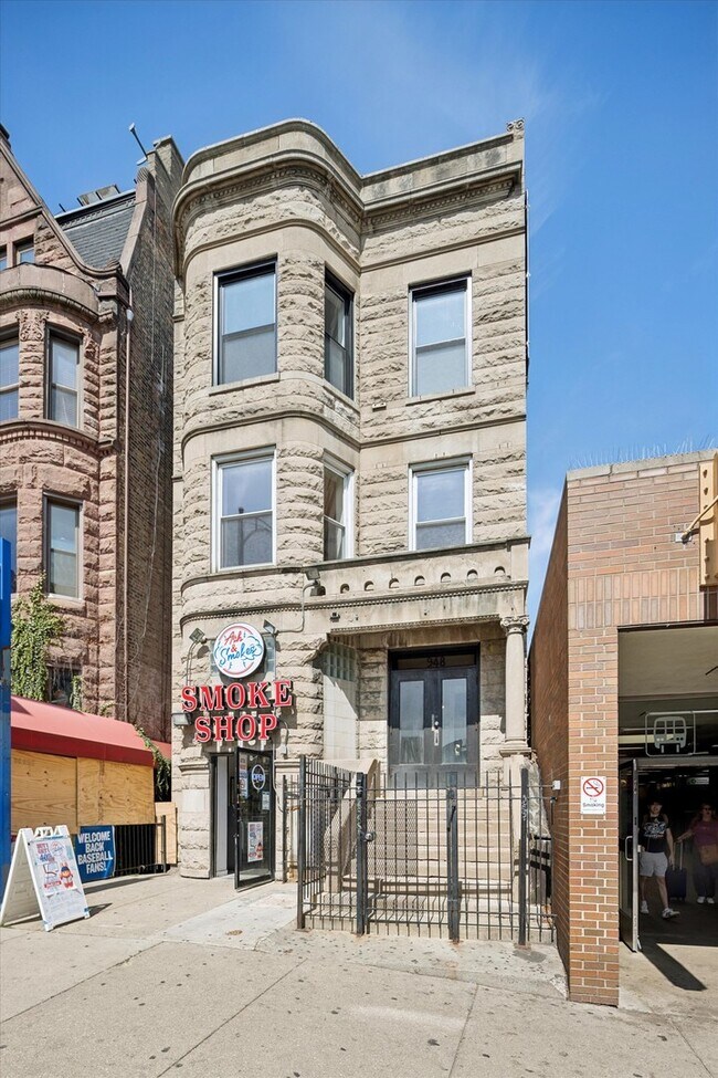 Primary Photo - 948 W Addison St