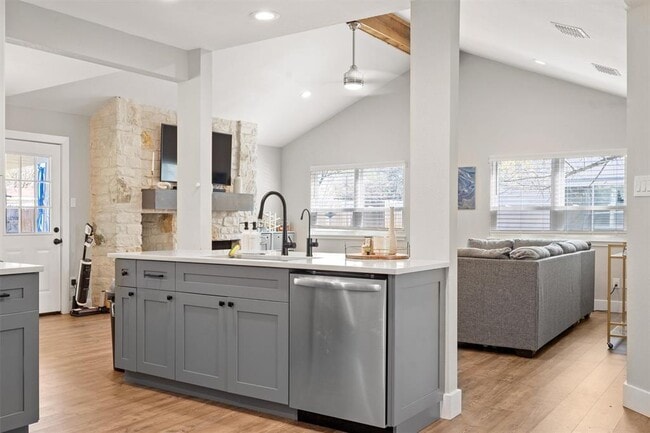 Building Photo - 3610 Lovage Dr