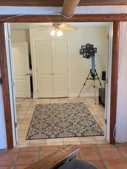 Building Photo - 4644 Isleta Ave