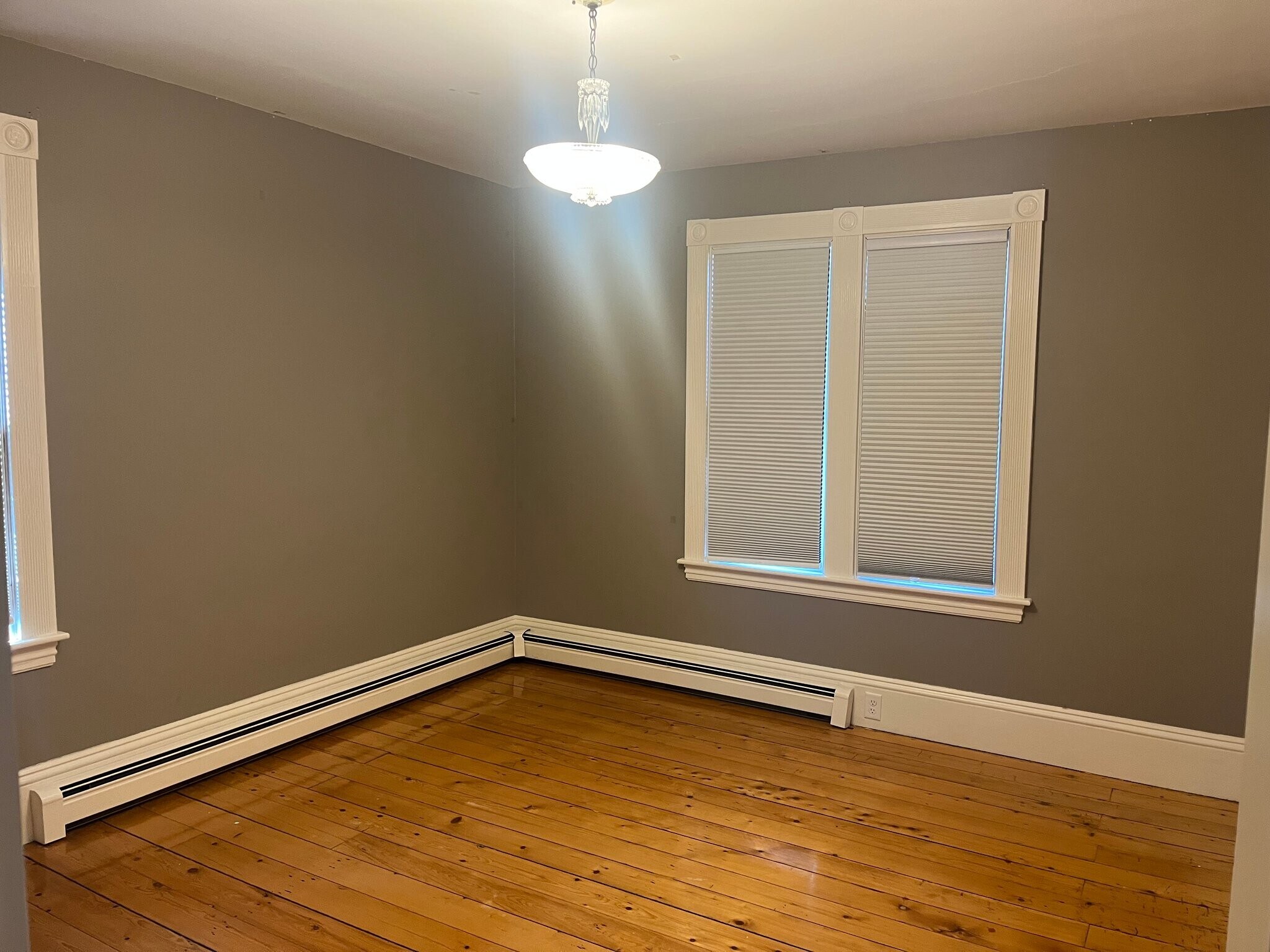 Building Photo - 459 Mill St