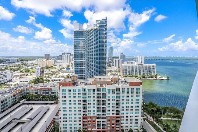 Building Photo - 1900 N Bayshore Dr