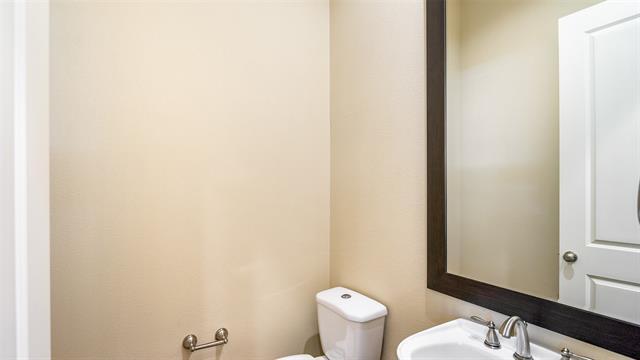 Building Photo - 2191 Helsminster Dr