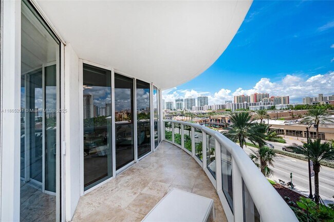 Building Photo - 17201 Collins Ave