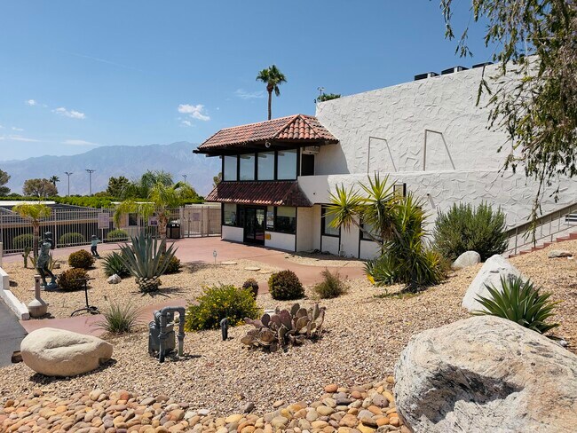 Building Photo - 9641 Spyglass Ave