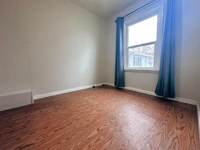 Building Photo - 116 N Tremont St