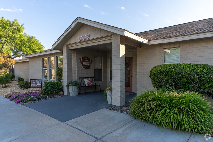 Leasing Office - Phoenix Apts.