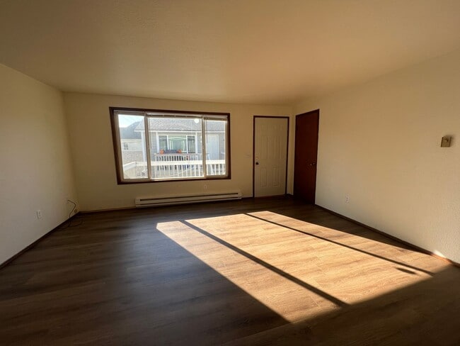 Building Photo - 1411 G St
