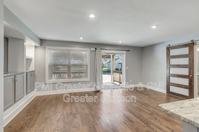 Building Photo - 2543 Summit Ct