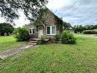 Building Photo - Updated 2 bed 1 bath NE OKC
