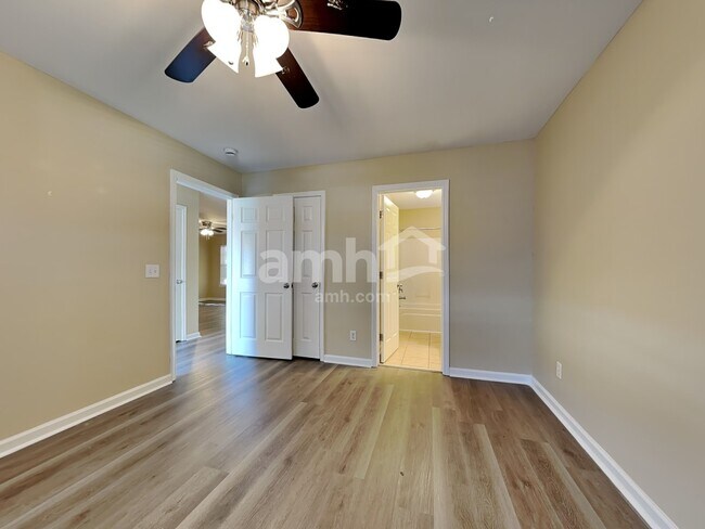 Building Photo - 230 Stoney Xing