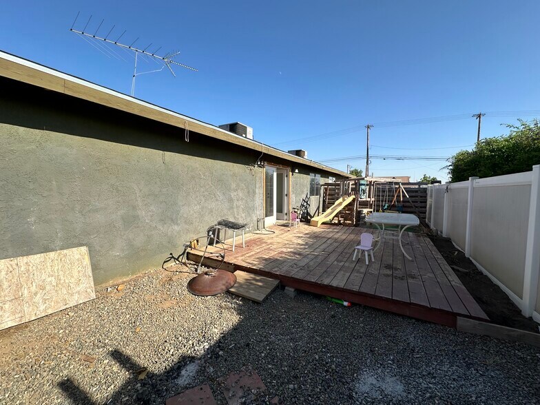 Building Photo - 12492 3rd St
