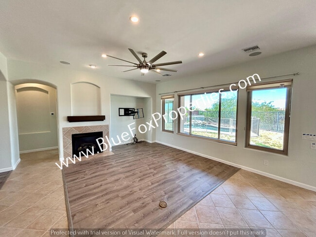 Building Photo - 12841 N Cactus Terrace Pl