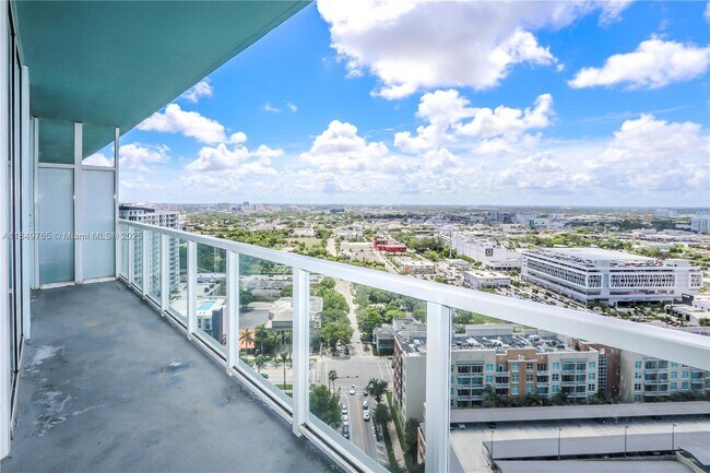 Building Photo - 1900 N Bayshore Dr