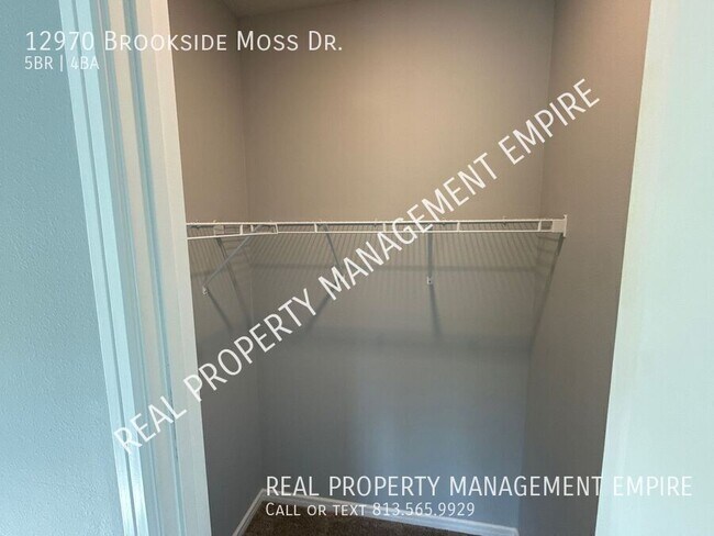 Building Photo - 12970 Brookside Moss Dr