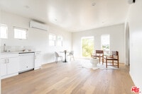 Building Photo - 3611 1/2 Bellevue Ave