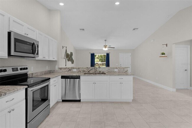 Building Photo - 501 Marion Oaks Golf Rd