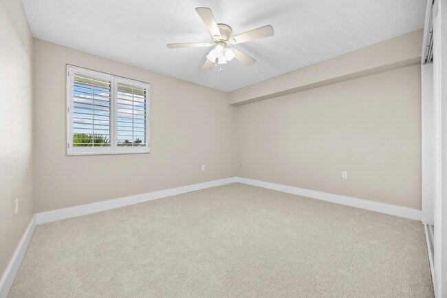 Building Photo - 401 S Seas Dr