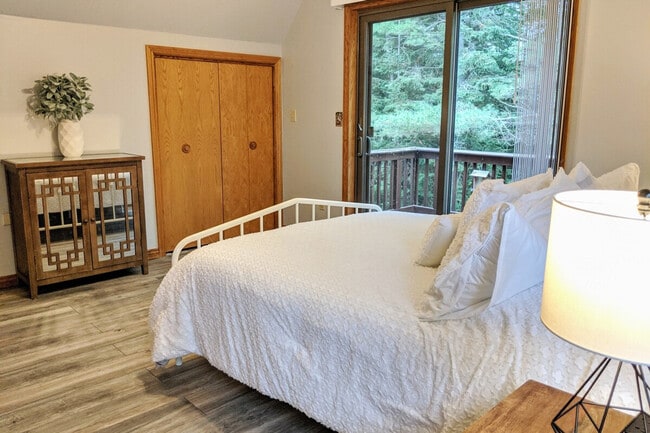 Building Photo - 66 Paquette Dr