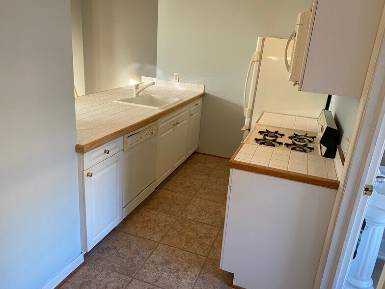 Building Photo - 19 S Broadway