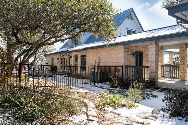 Building Photo - 310 Co Rd 317