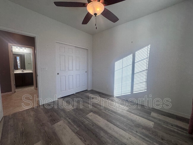 Building Photo - 29128 N 22nd Ave