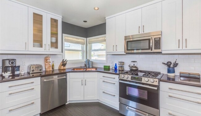 Building Photo - 405 N Peach Knoll