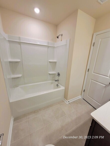 Building Photo - 5604 Preveza Pl