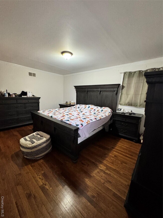 Building Photo - 40 Willets Dr