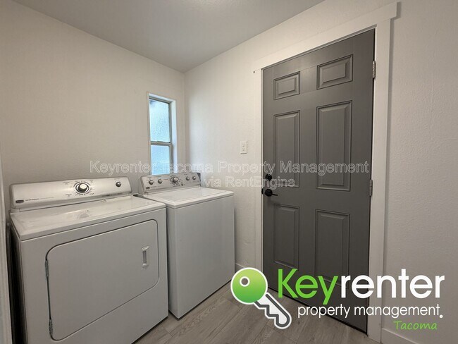 Building Photo - 1823 S Sprague Ave