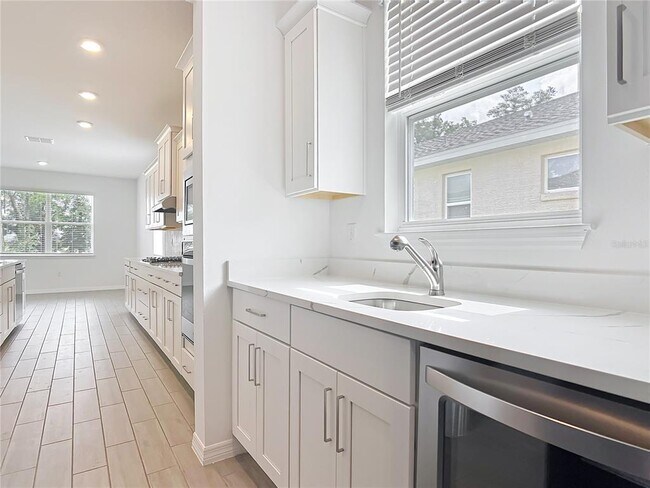 Building Photo - 7067 SW 60th Ln
