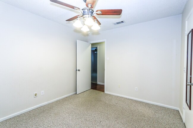 Building Photo - 6407 35th St