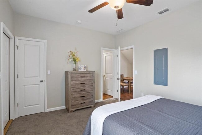 Building Photo - Modern 3/3 Condos with Private Baths & Lux...