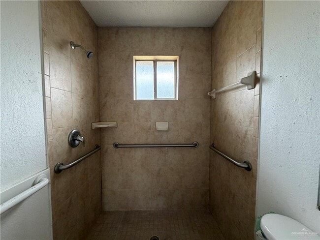 Building Photo - 25 S Raul Longoria Rd