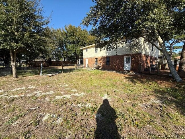 Building Photo - Gulf Breeze - Greenbriar Estates - 2 bedroom, 1 bathroom