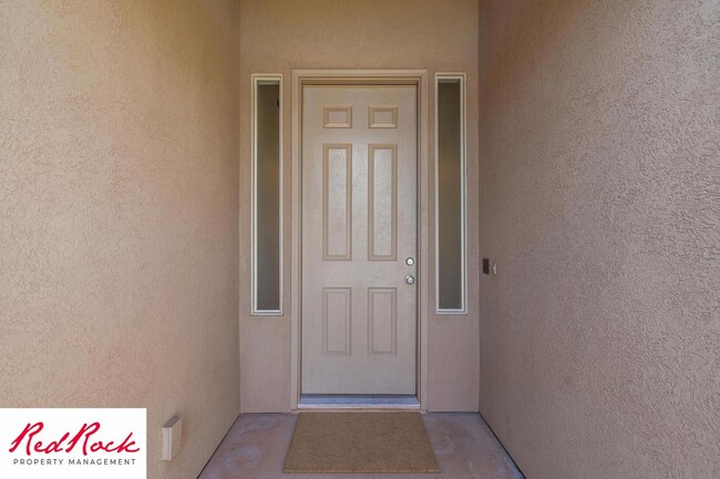 Building Photo - 4 Bedroom in Amber Estates - Newer LVP Flooring throughout home!