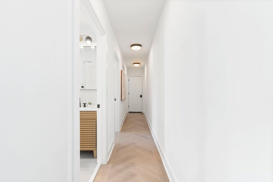 Building Photo - 202 W Wayne Ave