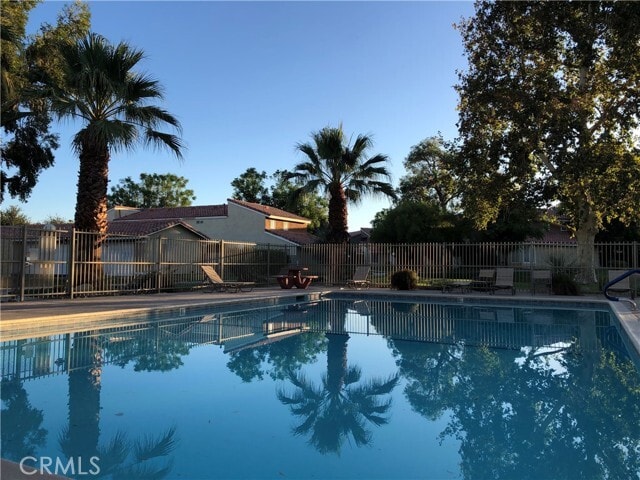 Building Photo - 307 Tava Ln