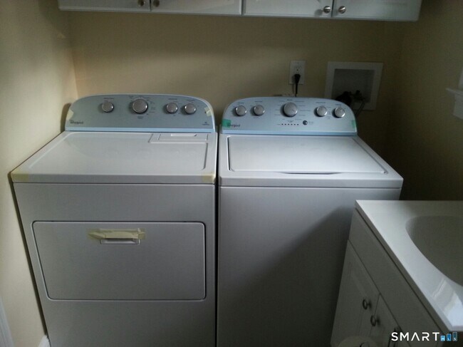 Building Photo - 356 Townsend Ave