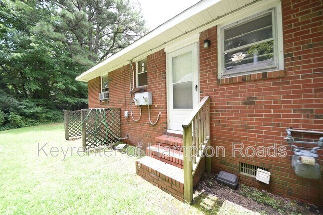 Building Photo - 4109 5th St