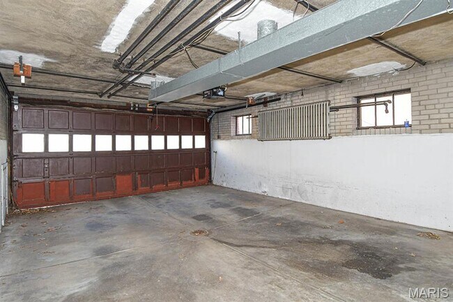 Building Photo - 5859 Nottingham Ave