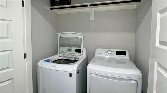 Building Photo - 331 W Taverner Xing