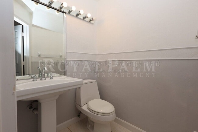 Building Photo - 26510 Southern Pines Dr