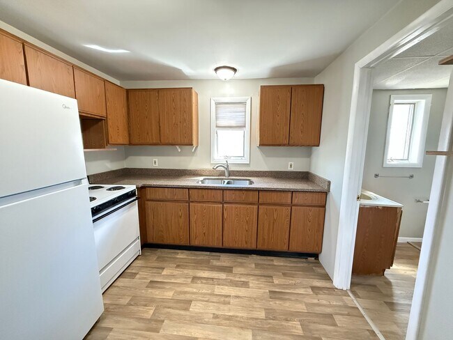 Building Photo - 5680 Park Dr