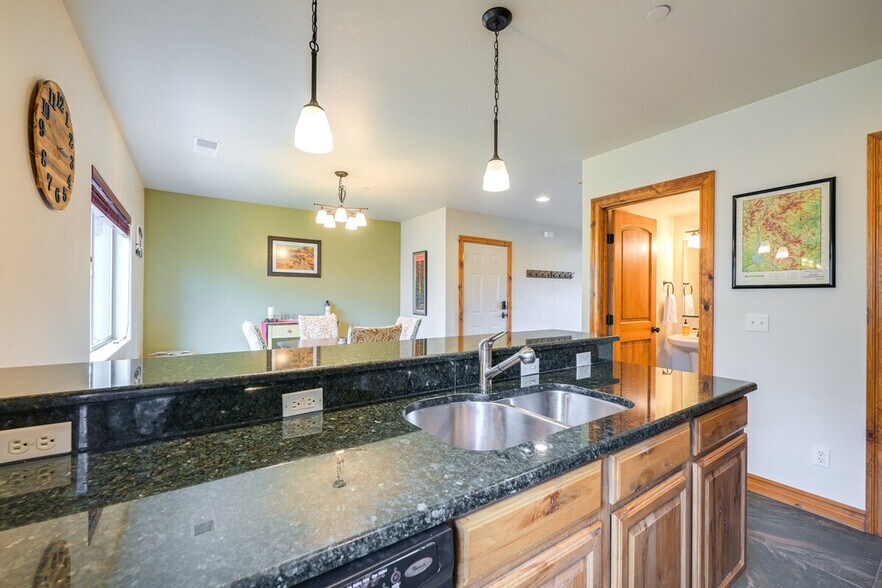 Building Photo - 191 Talisman Dr