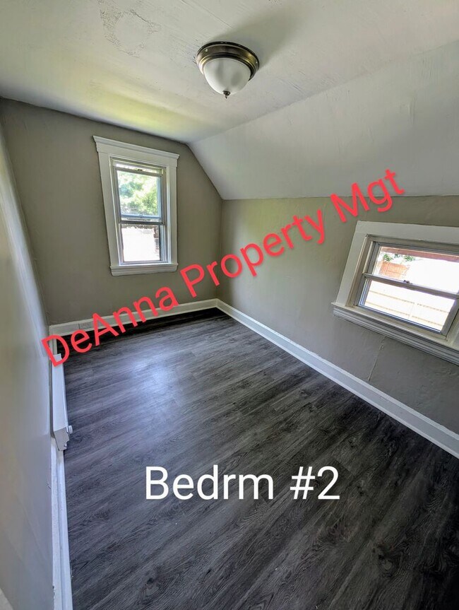 Building Photo - 3854 W 40th St