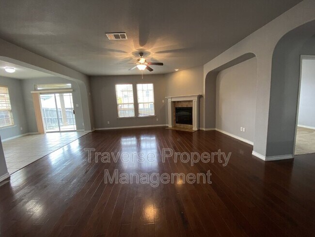 Building Photo - 601 Port Royale Way