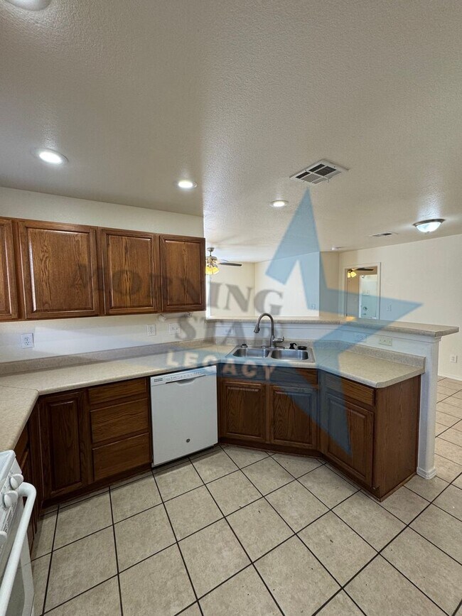 Building Photo - REDUCED! Spacious 4 Bed House in Rincon Mesa!