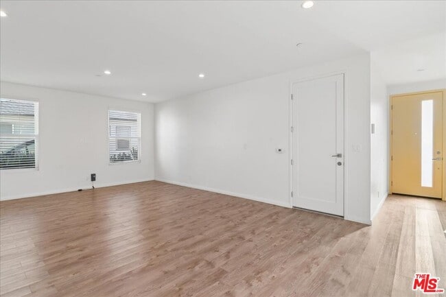 Building Photo - 4238 Jasmine Ave